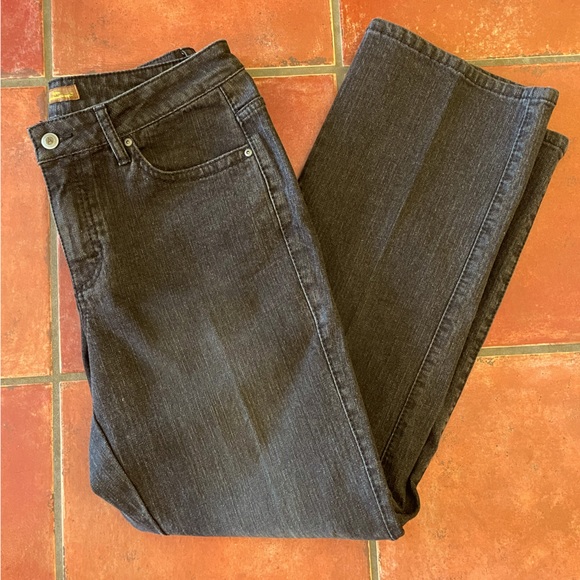 Aura by Wrangler women’s short rise jeans - Picture 1 of 7